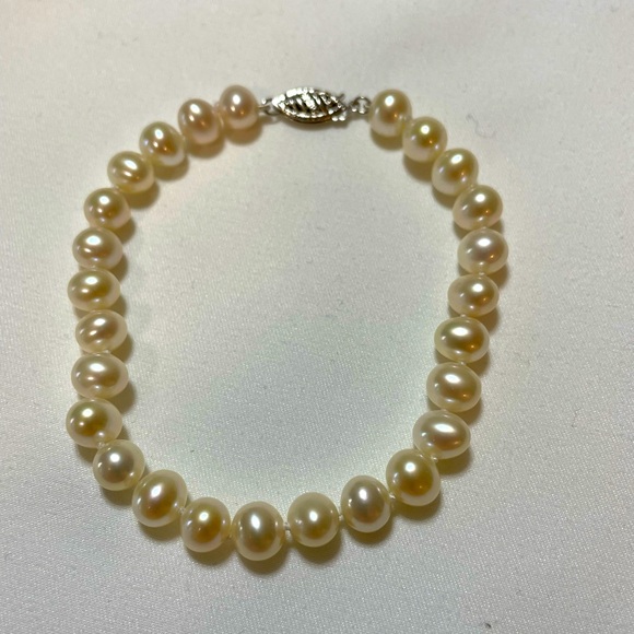 Freshwater Pearl Necklace, Ring, Bracelet, & Earrings Set - Picture 4 of 16